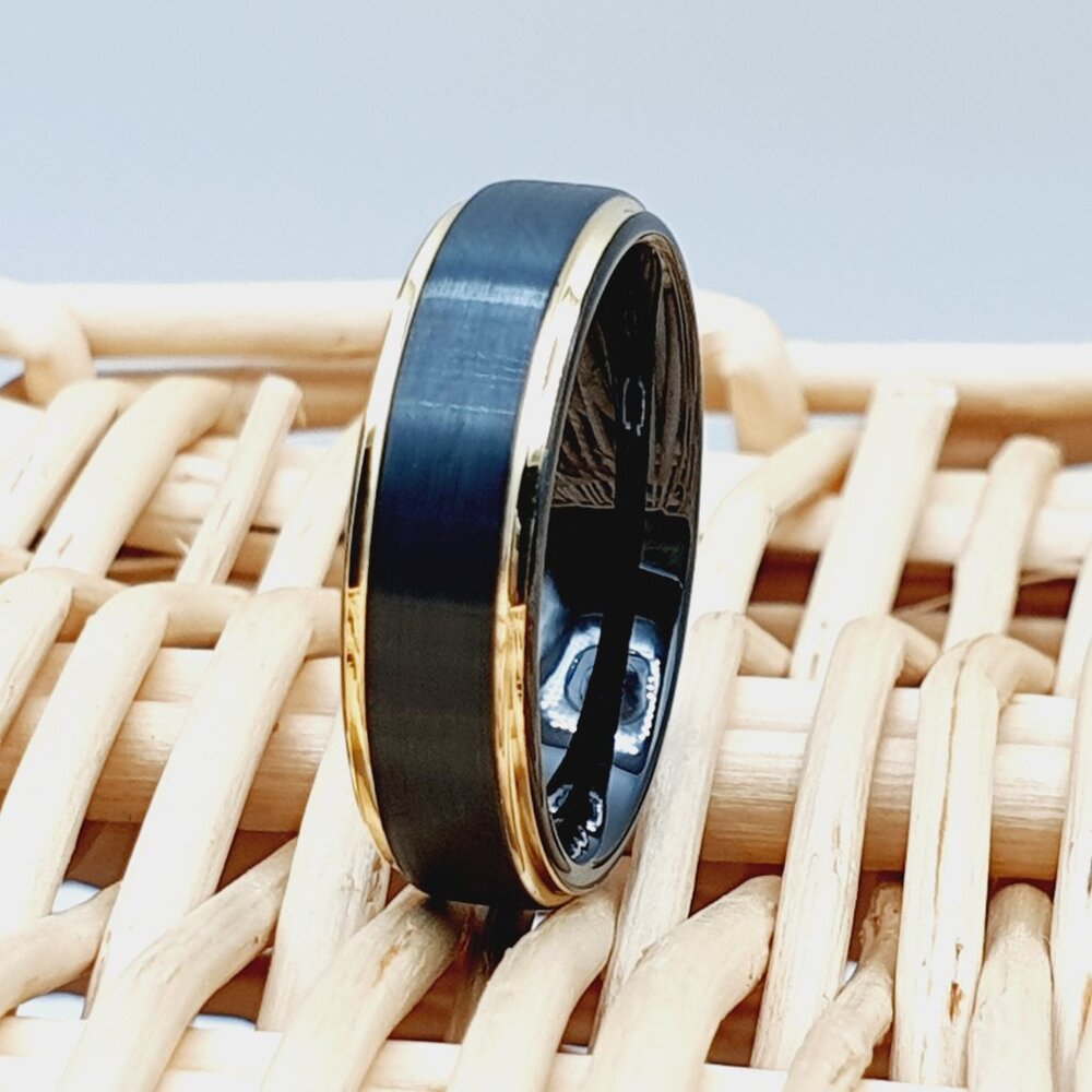 Unisex Tungsten Carbide Ring With Gold-Plated Edge & Brushed Center W868